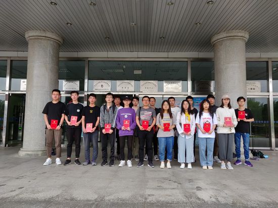 “2019年第三届全国大学生环保知识竞赛”燕山大学获奖选手与指导教师合影